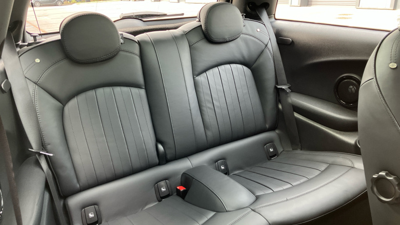 MINI Hatchback 135kW Cooper S Level 3 33kWh 3dr Auto Electric Hatchback